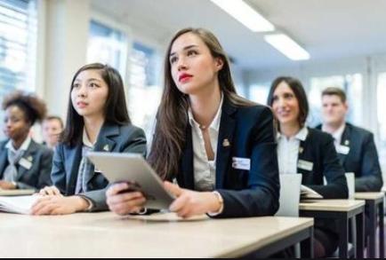 理科女生高薪专业,女生未来就业前景好薪酬高的专业