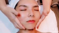 额头长闭口毛孔粗大爆痘怎么办,皮肤爆痘起闭口怎么回事