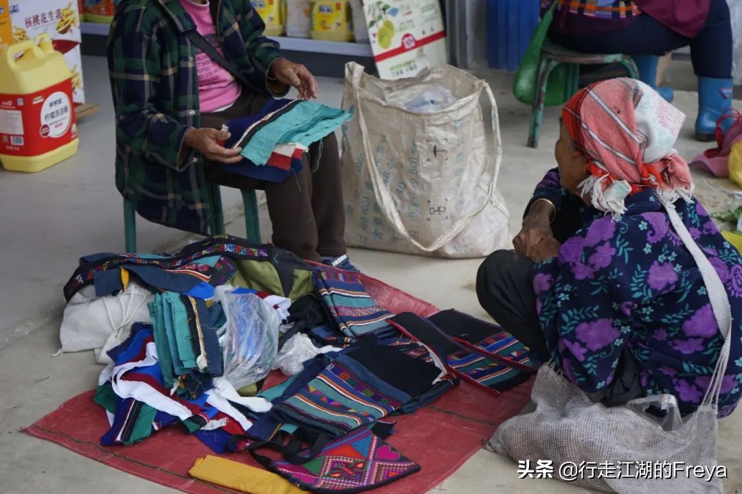 西双版纳傣族村寨赶集,西双版纳星期五赶集