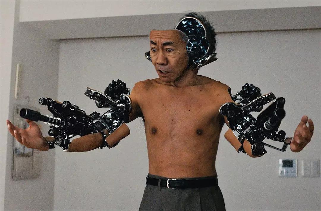 狗狗被改造成机器人,犬舍老头怎么被改造的