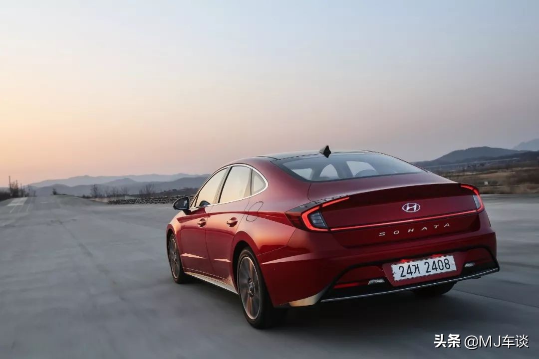现代索纳塔韩国版第一视角试驾,现代索纳塔2.0t试驾视频