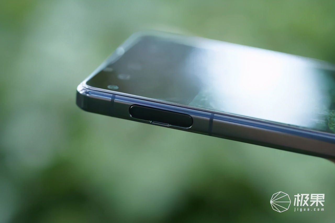 每秒120张连拍索尼a93,索尼xperia1ii120倍变焦