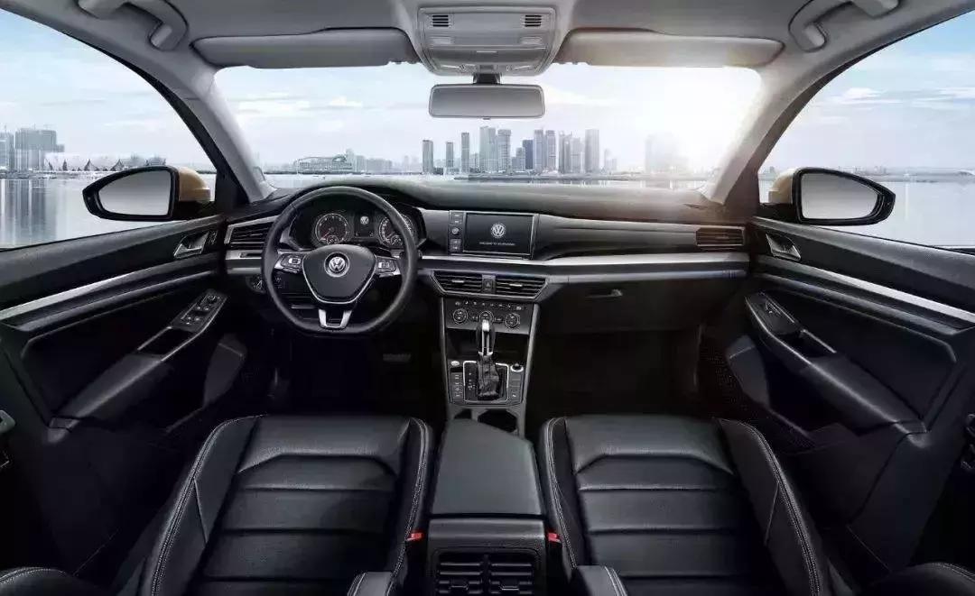 福克斯和朗逸比较,a级轿车大众朗逸参数