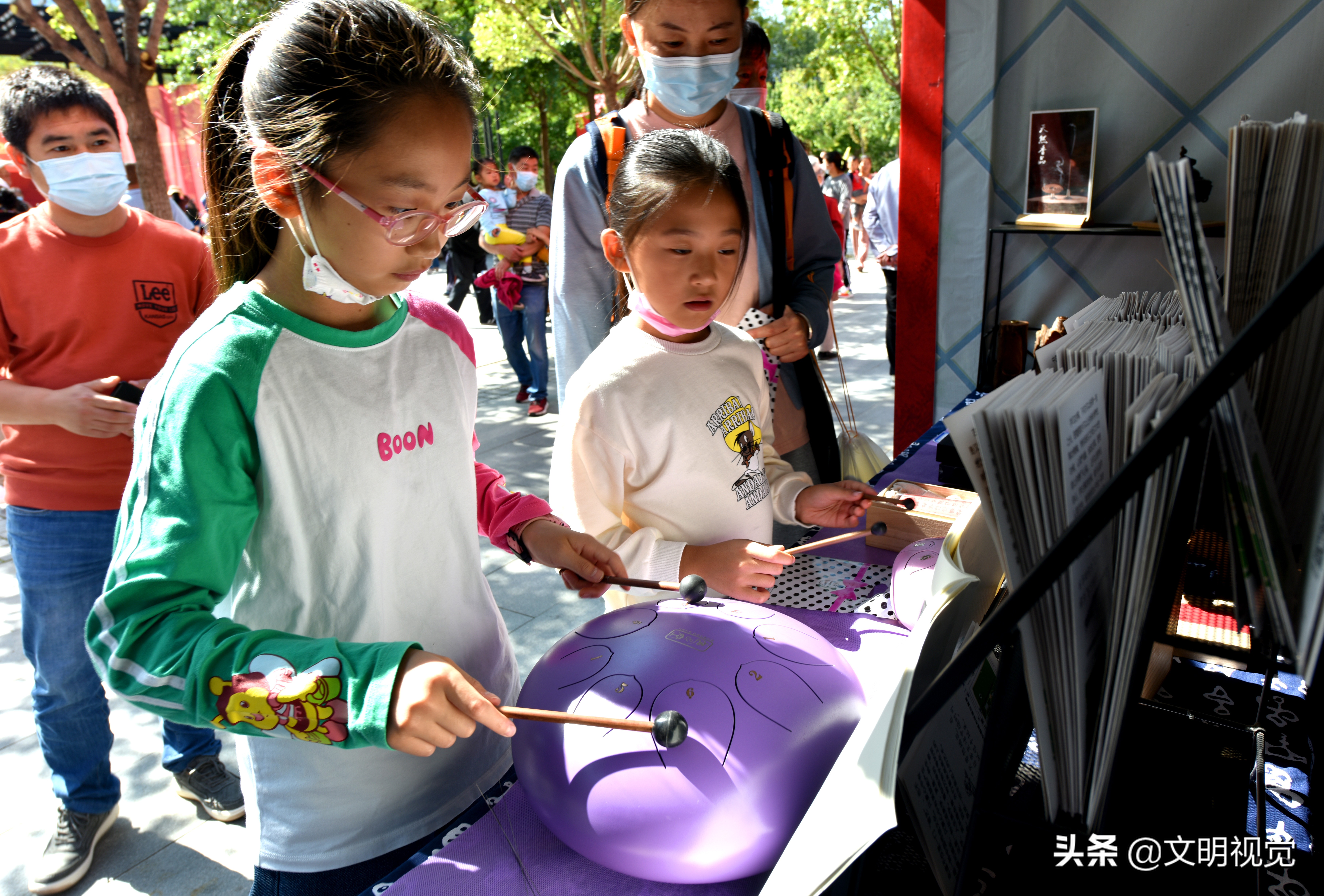 市民国庆节在“国雕”体验非遗文化的魅力