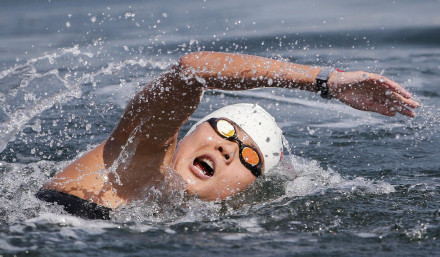 在河里游泳有什么危险,脏水带来的危害