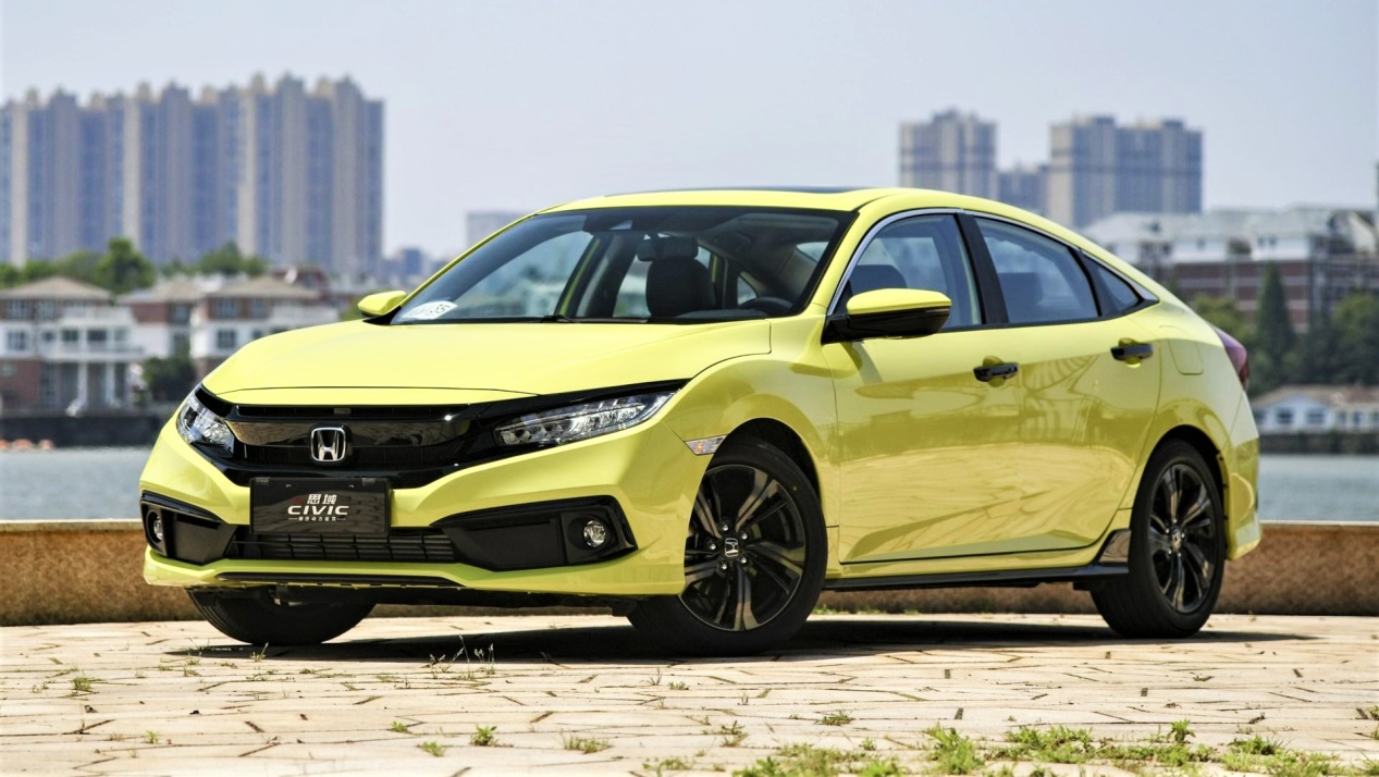 口碑最好的三排豪华车,速腾冠军跟八代思域怎么选