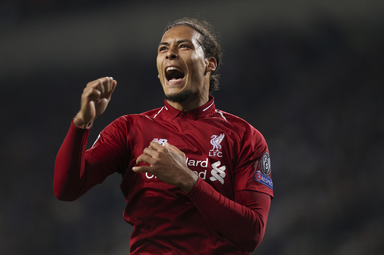 梅西和c罗以及范戴克,足坛帅哥梅西c罗