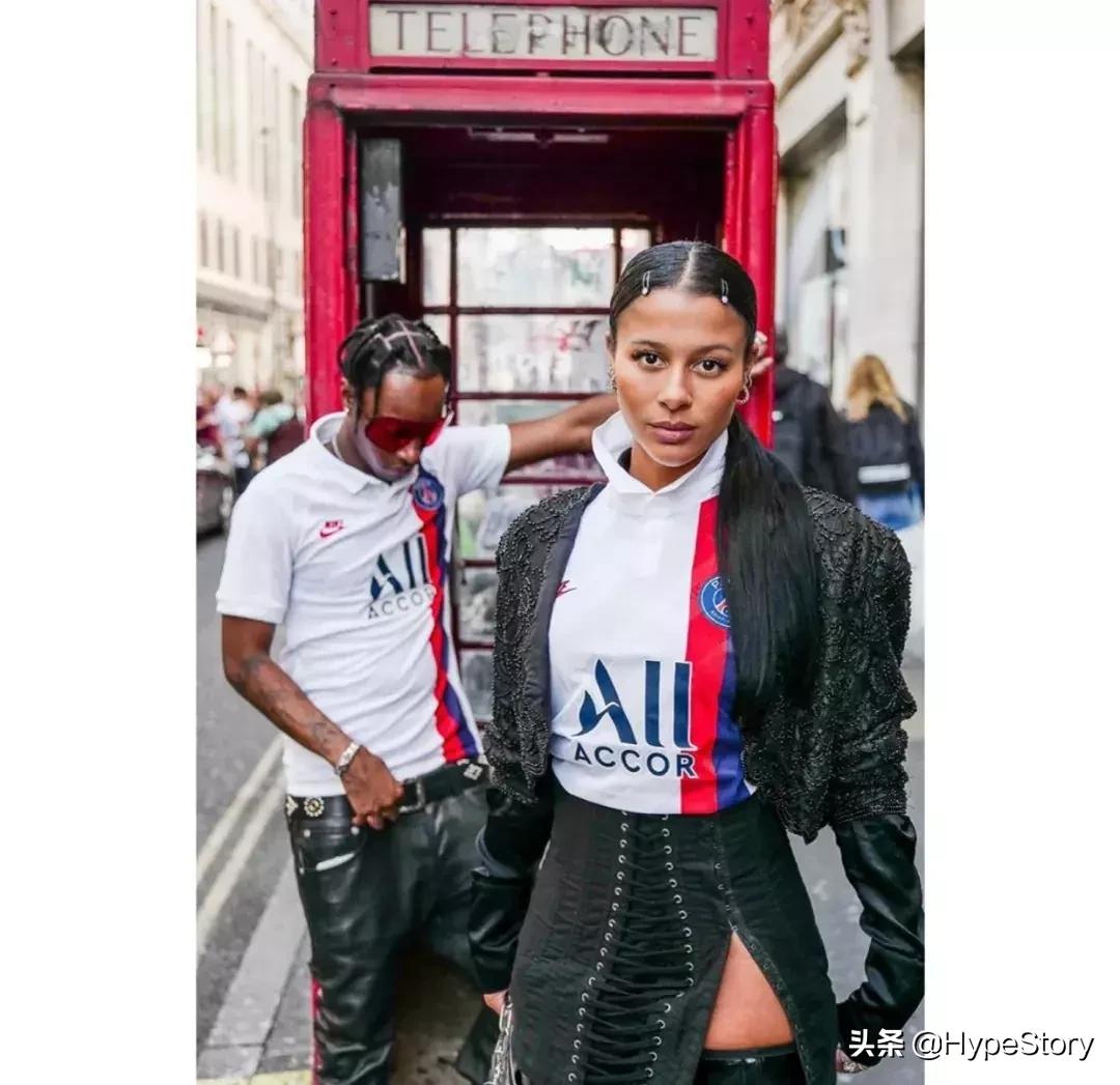 伦敦时装周惊艳全场，谁还敢说球衣不时髦？