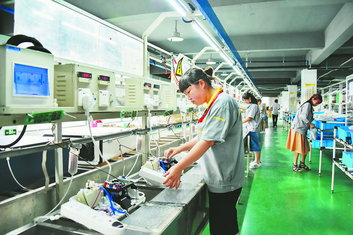 从弱鸟到飞凤一个国家级贫困县的百强之路