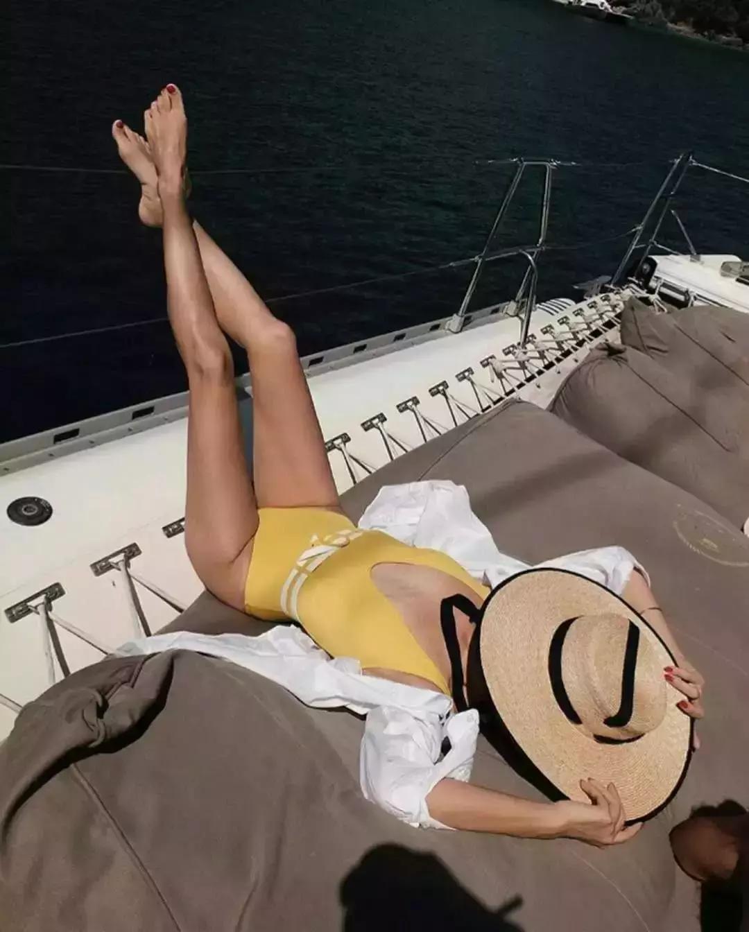 女遮肉泳装怎么穿,泳装女款遮肉保守宽松平价