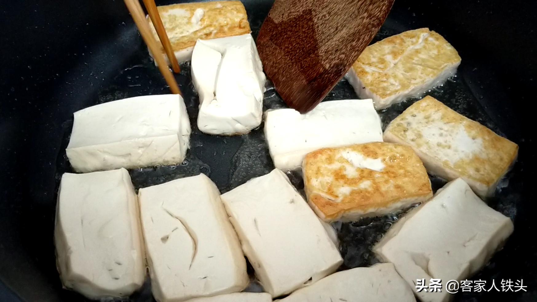 鱿鱼怎么切好吃又好看,青椒炒鱿鱼的鱿鱼要怎么切