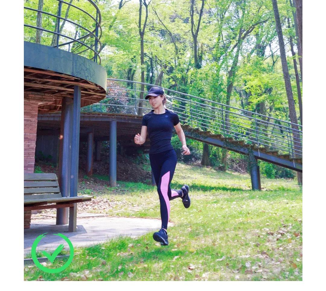 专业运动穿搭跑步女,跑步时适合的穿搭女