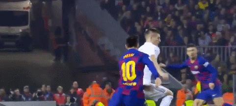 一文尽览国家德比：双中卫抢镜梅西遇“咸猪手”