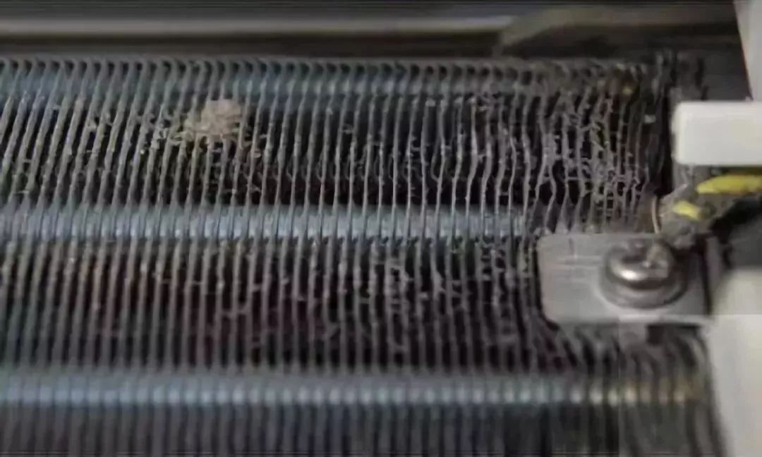 空调清洗剂一喷一擦3秒搞定,如何喷空调清洗剂