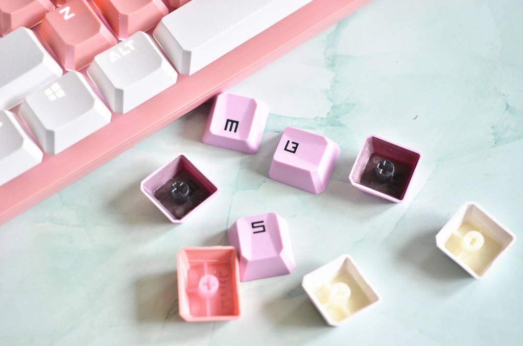 一款让女士心动的键盘,双飞燕f200q血手幽灵光轴机械键盘