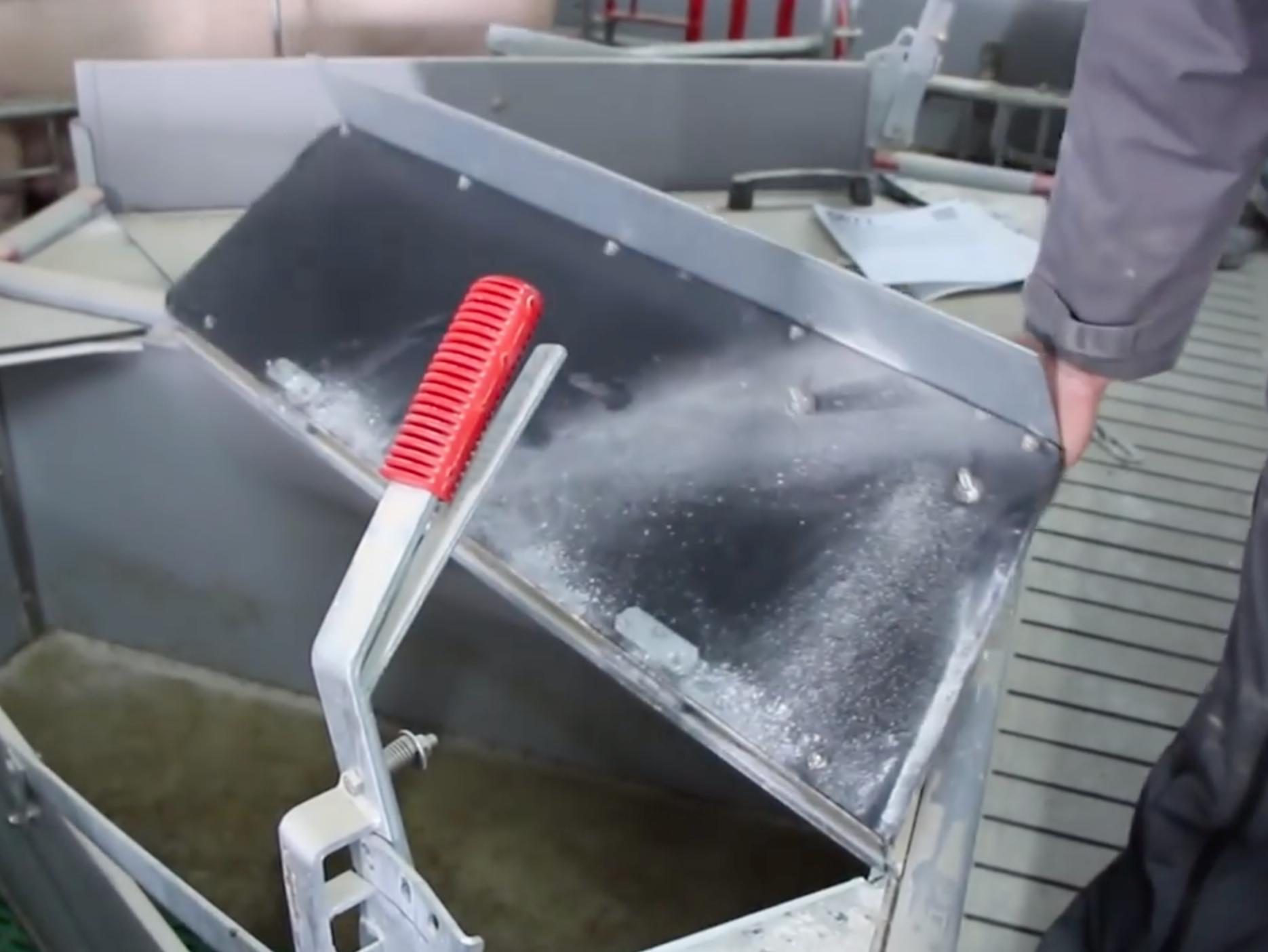 新式猪产床,猪产床怎么设计