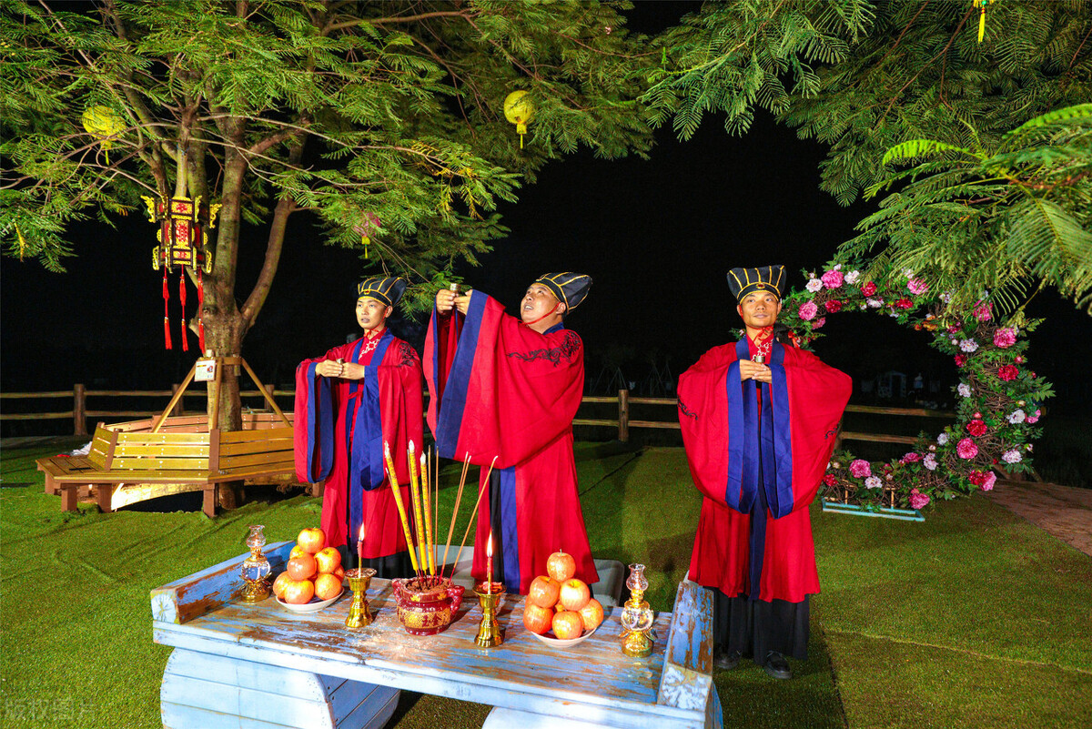 中秋的由来和传说——中秋节=Thanksgivingday