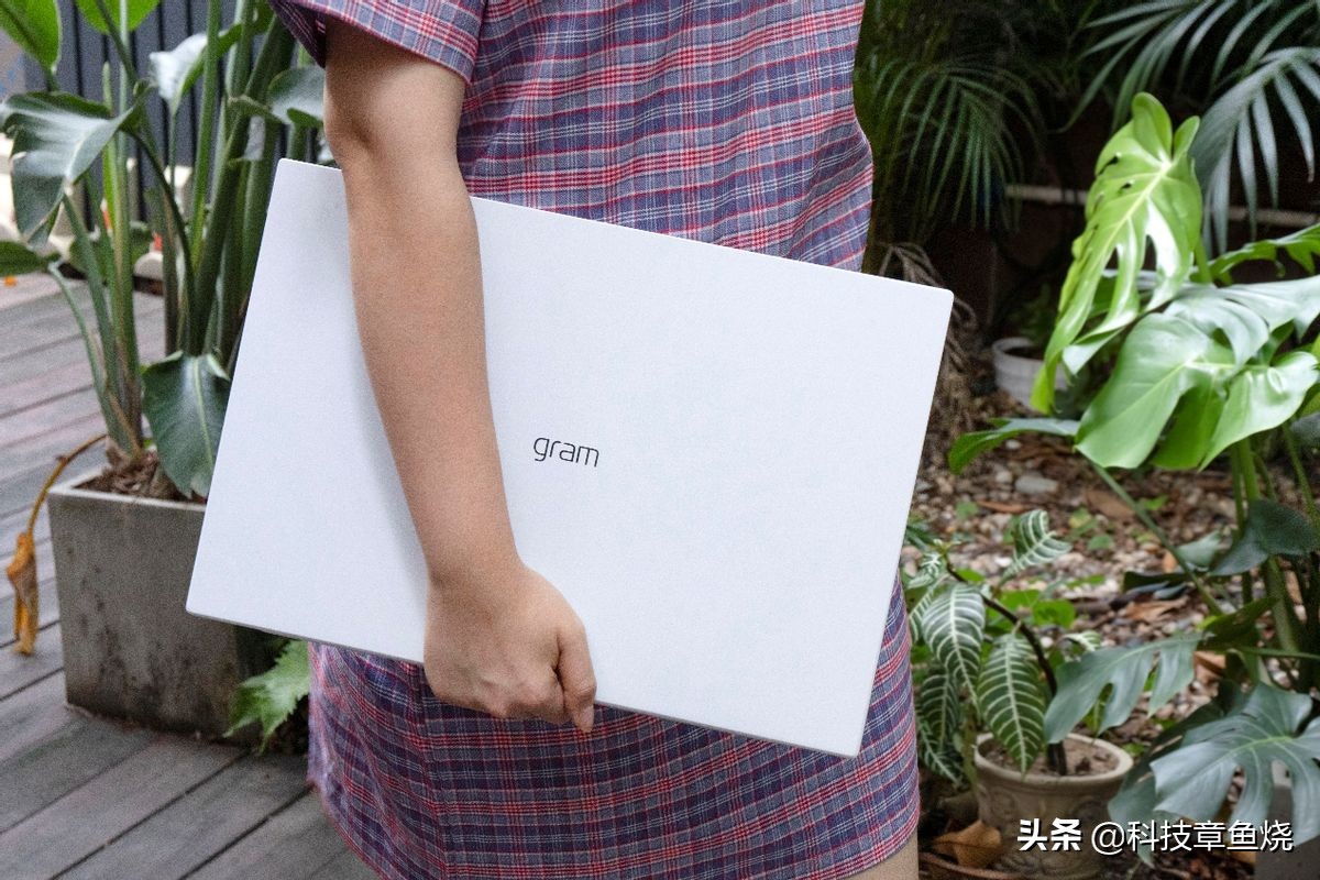 lg原厂显示器,lggram屏幕感受