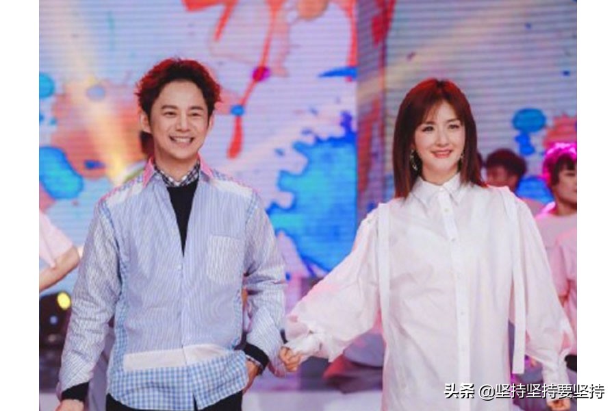 何炅关于谈恋爱的一句忠告,45岁何炅高情商的秘密