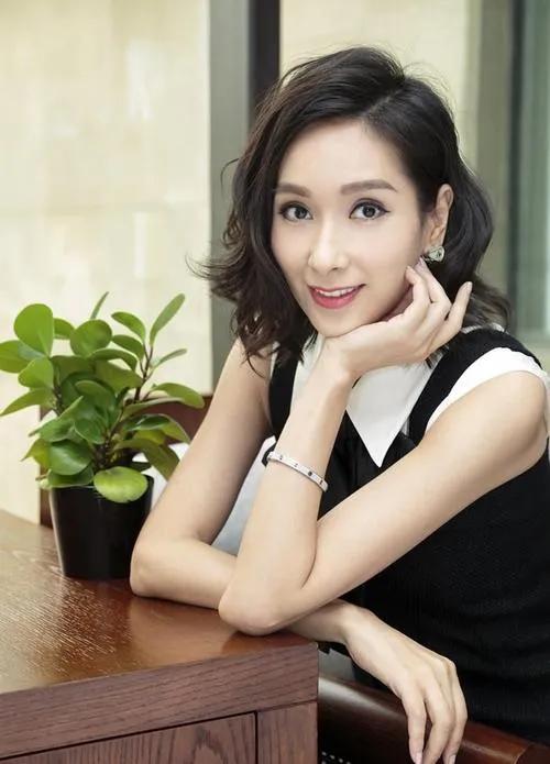 黄圣依还记得她演的七仙女吗,黄圣依是不是天仙配中的七仙女