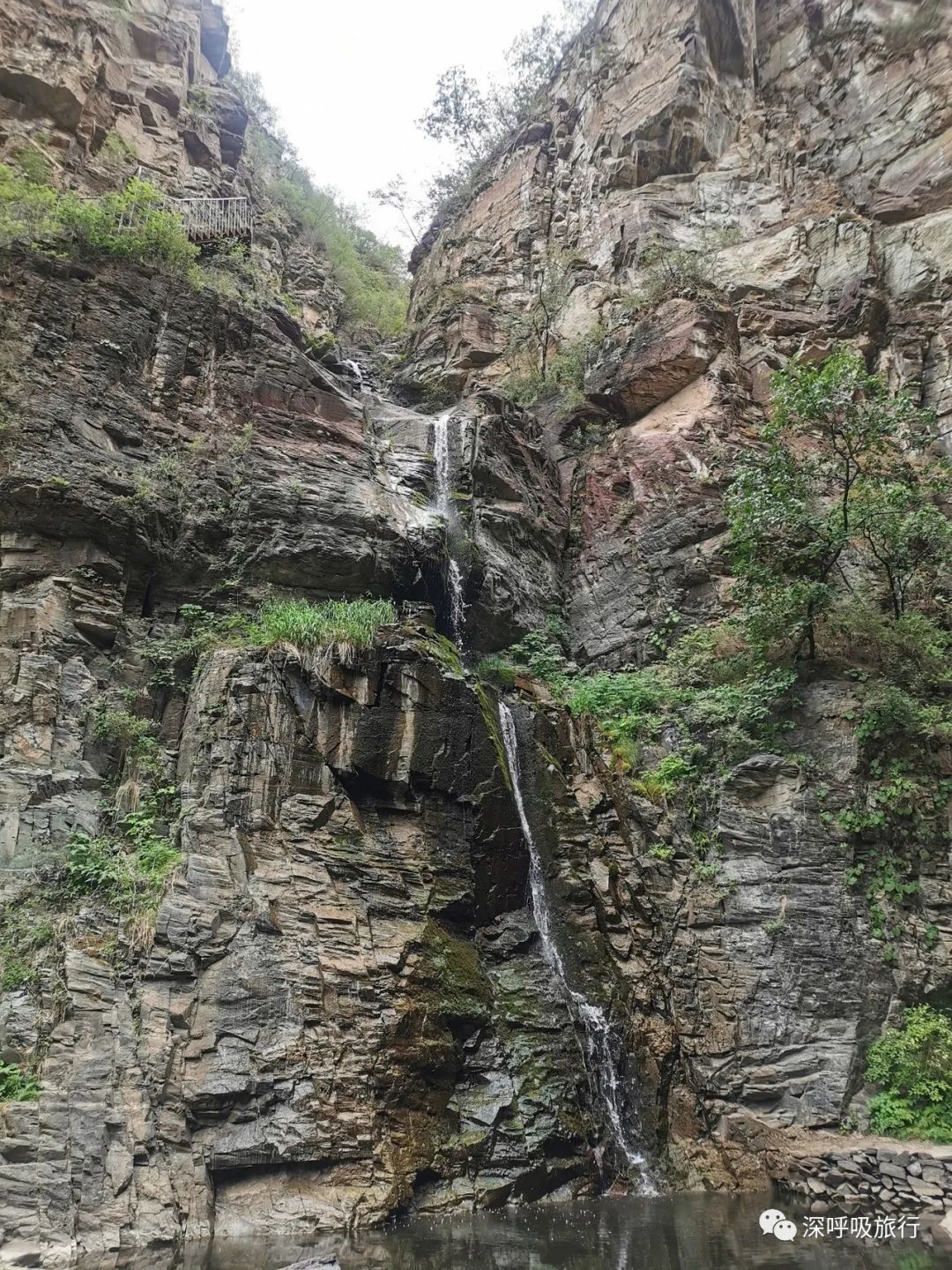 靖西双龙峡网红小火车,京西小九寨二日游