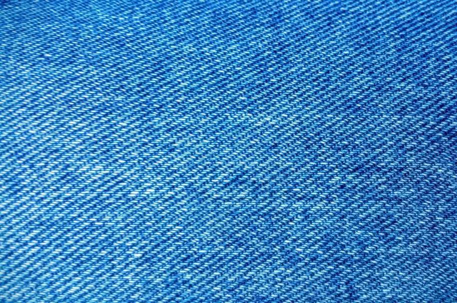 牛仔裤盐水泡多久不掉色,新买的牛仔裤浸泡用醋精可以吗