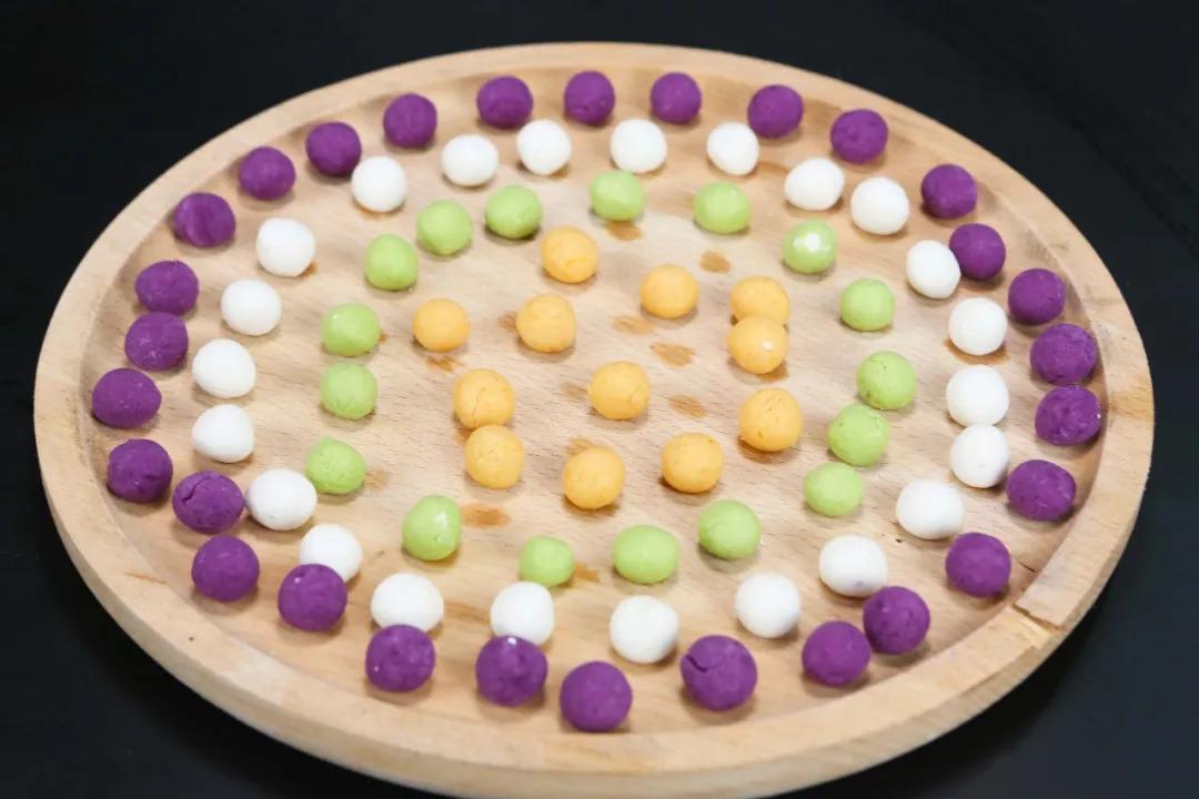 炎炎夏日不如做份甜品消消暑吧,夏日消暑甜品美味的红糖冰粉