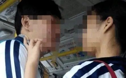 初中生怀孕，二胎妈妈痛哭：如果能重来，累死也不会让孩子住校