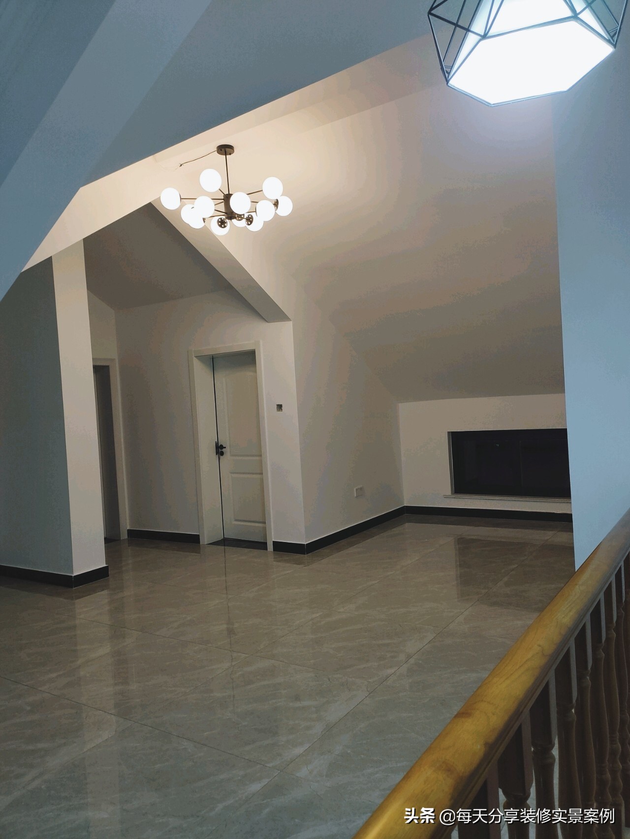 装修好的顶层复式楼,装修好的顶层跃层带露台