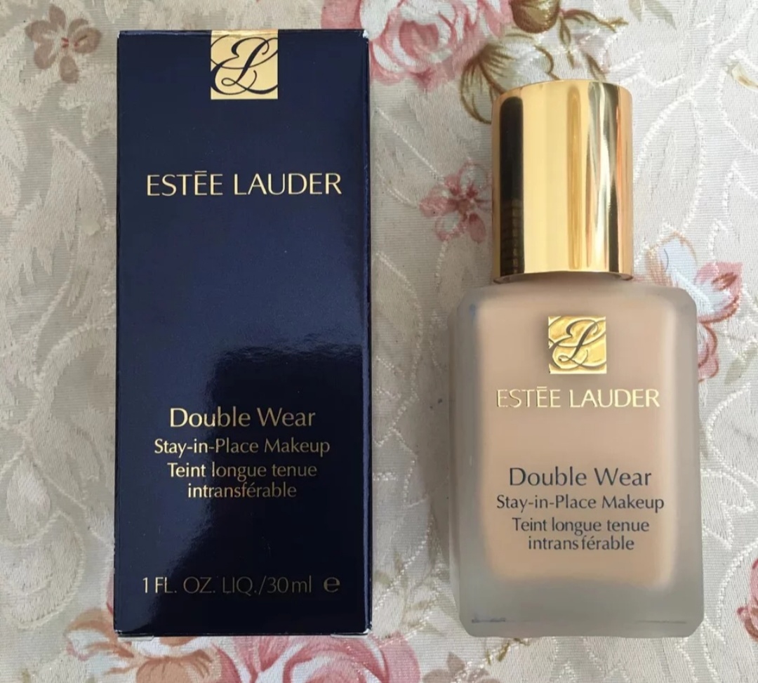 雅诗兰黛dw和美宝莲粉底液对比,美宝莲和ysl粉底液测评