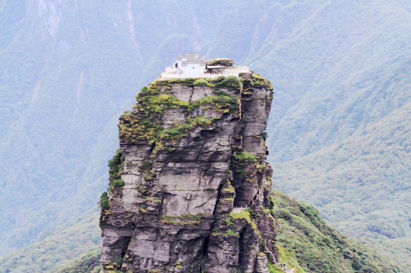 梵净山红云金顶往下看,贵州铜仁梵净山老金顶