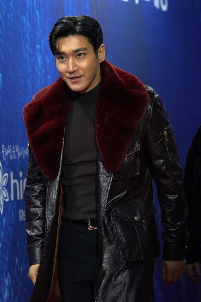 崔始源机场大衣,毛呢大衣崔始源