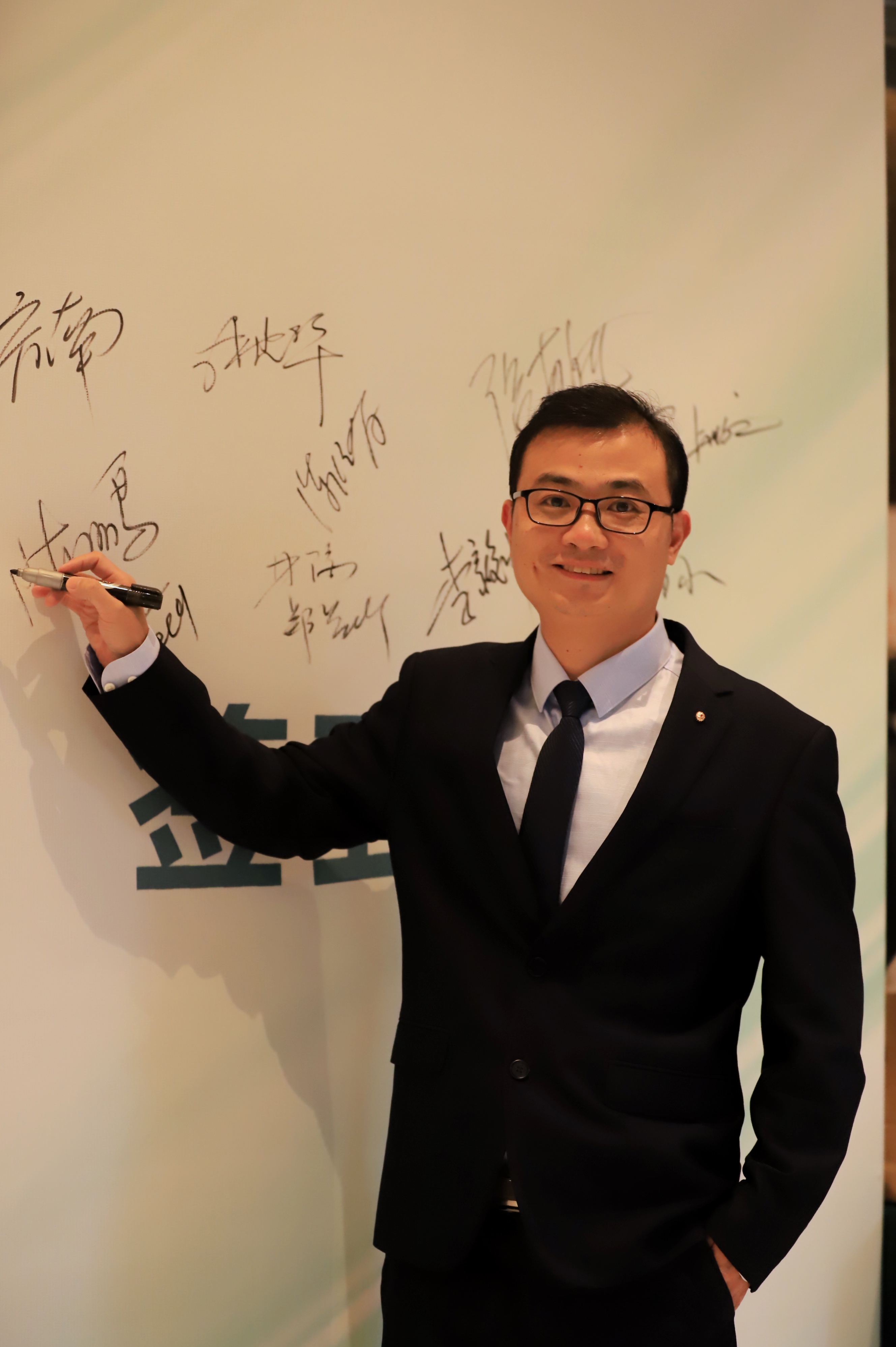 腰间盘突出用哪个品牌的腰带好,治疗腰间盘突出腰带哪种好