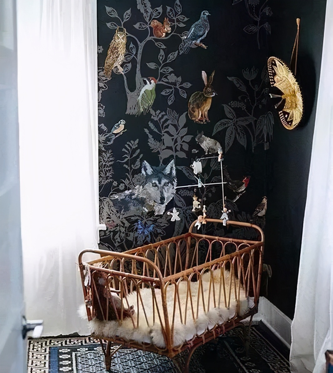 乳胶漆、墙纸、硅藻泥，墙面装修到底怎么选？（全网最全解析）