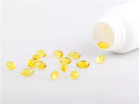 宝宝的睫毛怎么才能长得又翘又长,如何让宝宝睫毛又长又翘啊