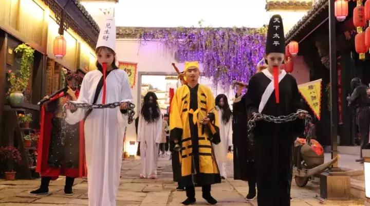 鬼魂万圣节,万圣节狂欢夜鬼混