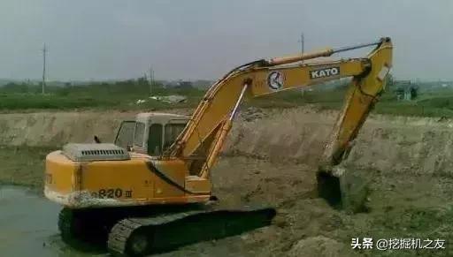 开了10年的挖掘机想改行,18岁开挖掘机开了五年
