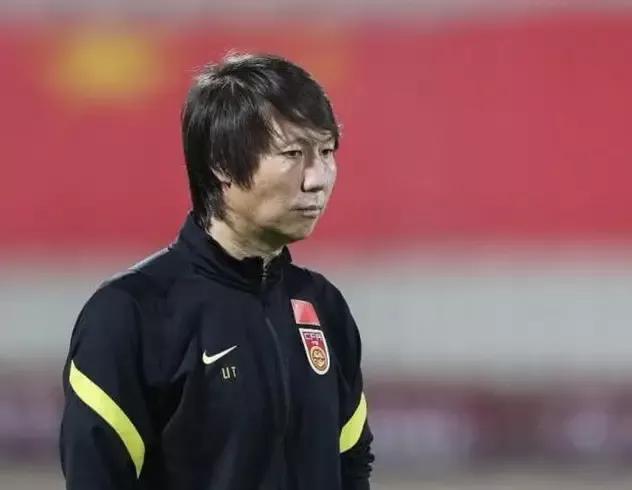 国足战越南开球时间中央5台转播,国足对越南的开球时间