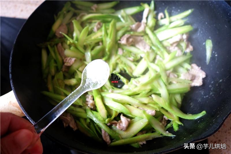 炒芦笋的家常做法需要焯水吗,炒芦笋5种最好吃的做法