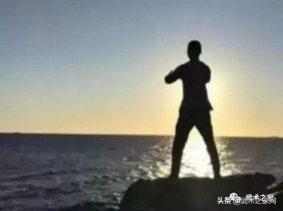 站桩膝盖胀正常,站桩膝盖下方紧