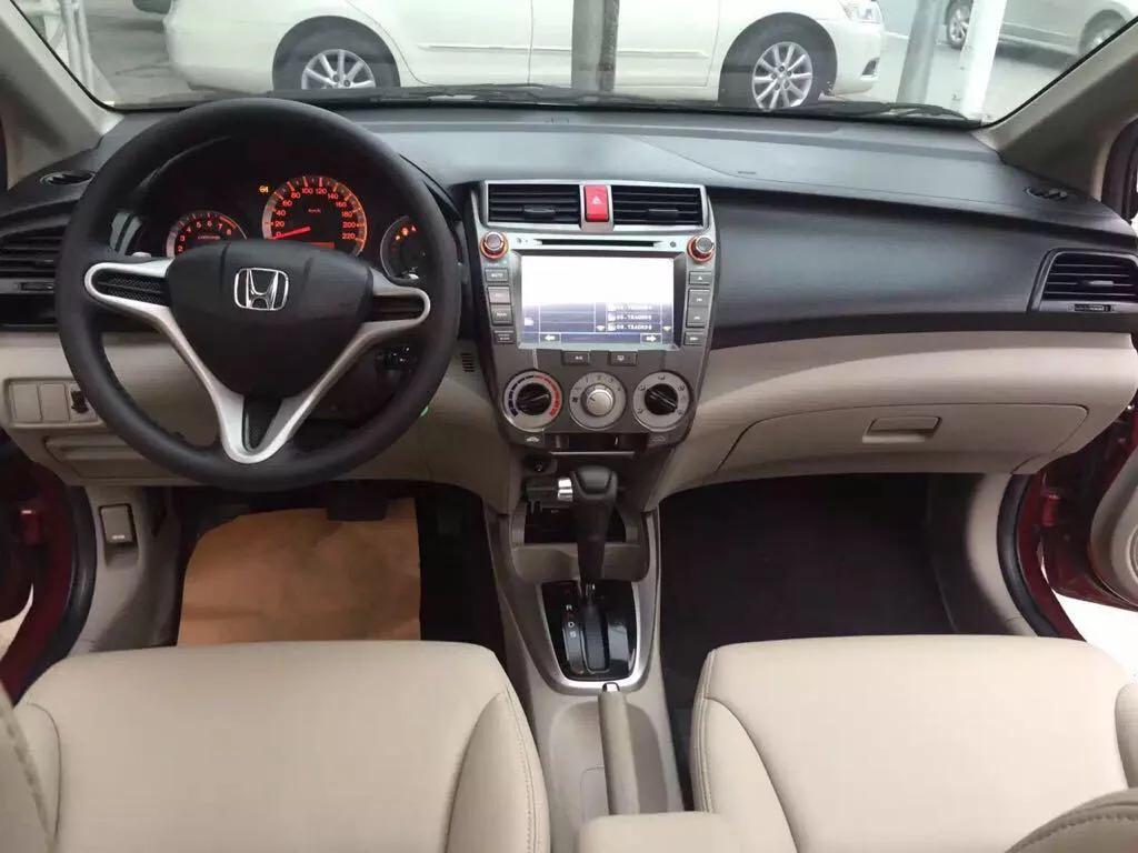 十年的二手车本田值多少钱,十年的本田锋范车卖多少钱