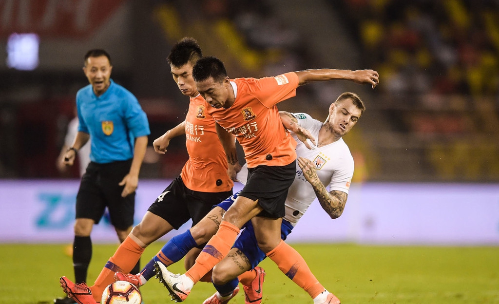 今天鲁能与卓尔中超联赛,中超山东鲁能为什么这么强