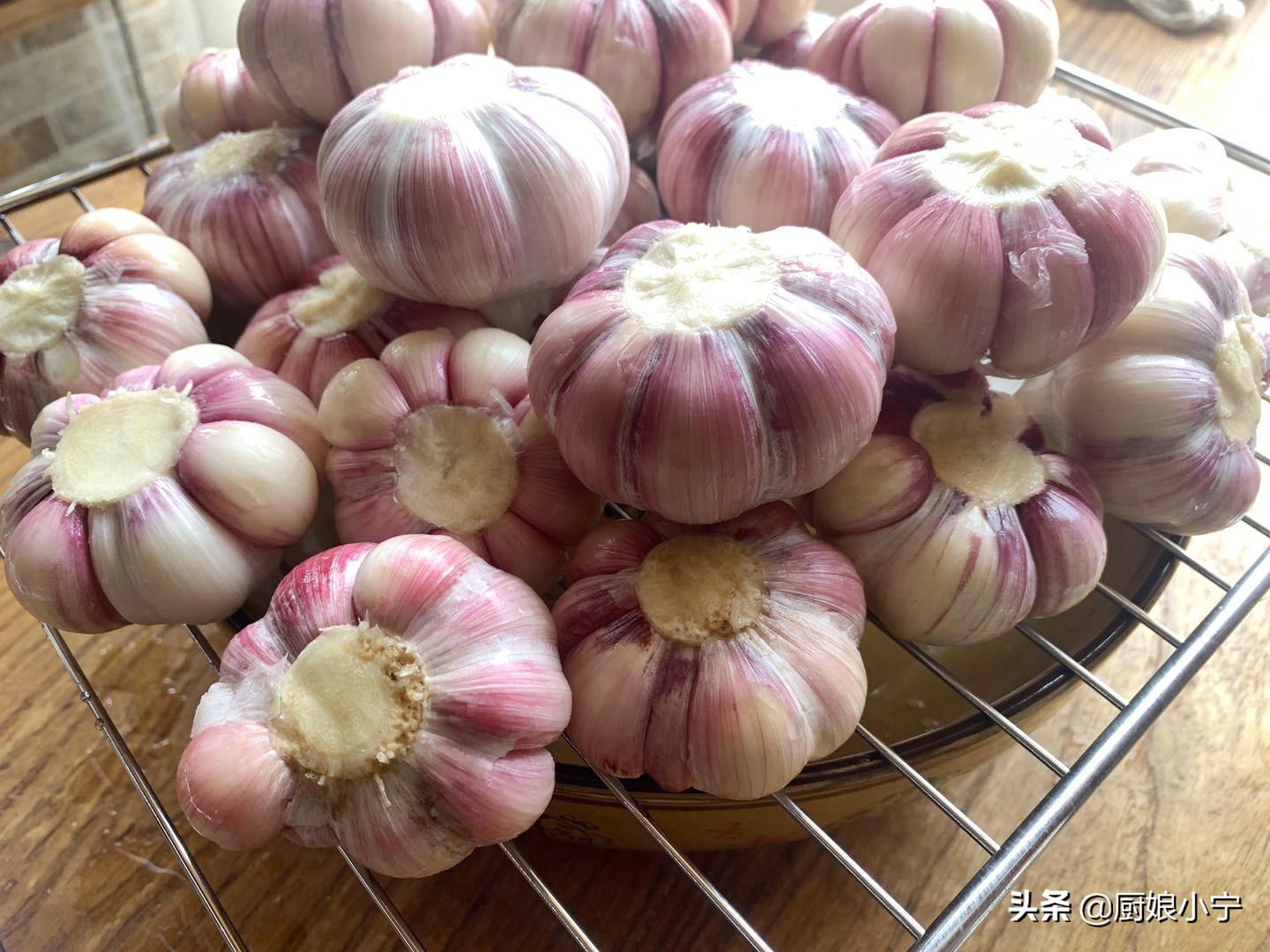 20斤大蒜做糖醋蒜需要多少糖和醋,大蒜出蒜苔快的方法
