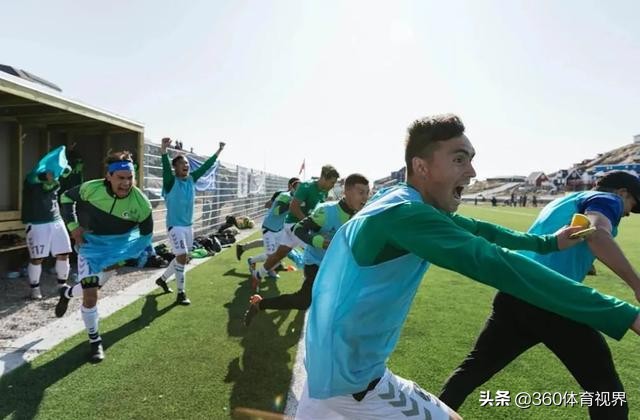 格陵兰全国足球联赛,格陵兰足球联赛