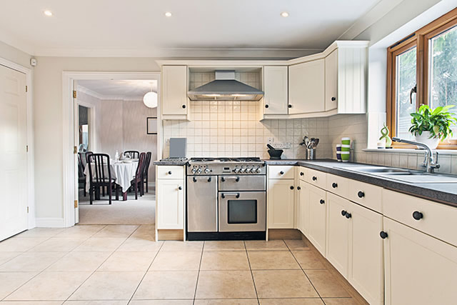 臭氧消毒柜有气味正常吗,臭氧消毒柜有危害吗