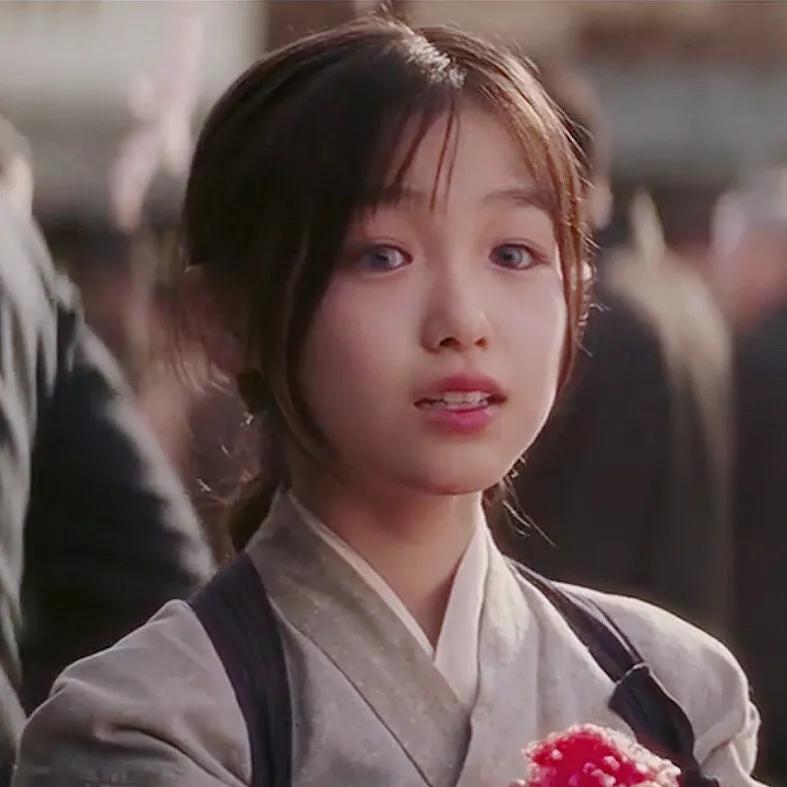 还这么年轻，这神颜小花神颜小生怎么越长越残了…