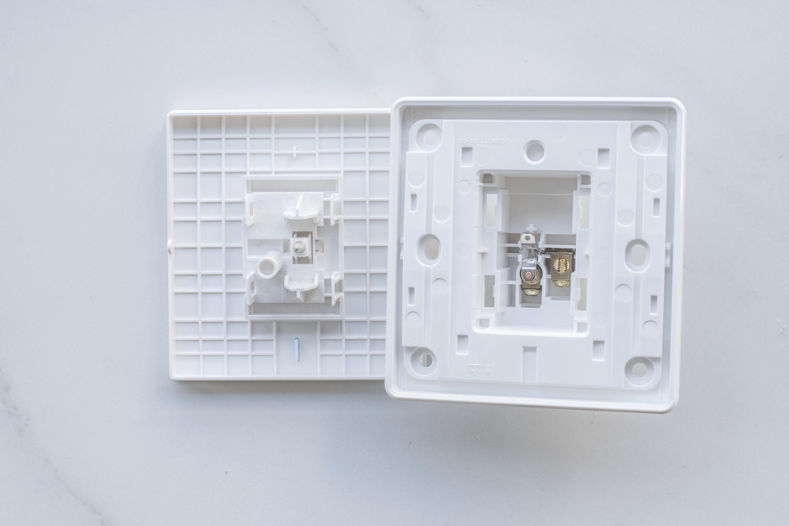 十大品牌插座开关款式,各大品牌插座面板拆解对比