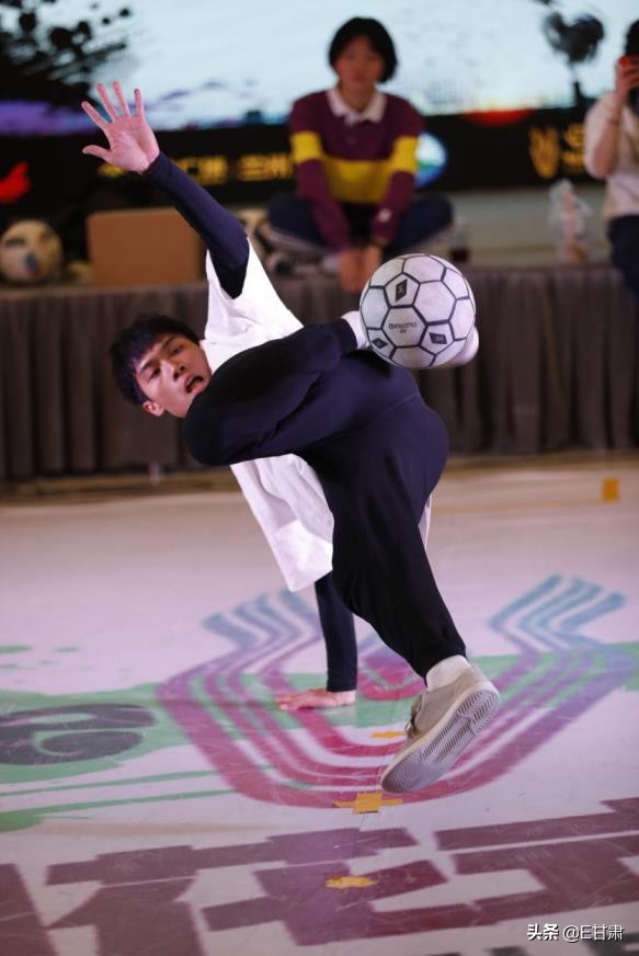 战马足球赛,战马赛事现场视频