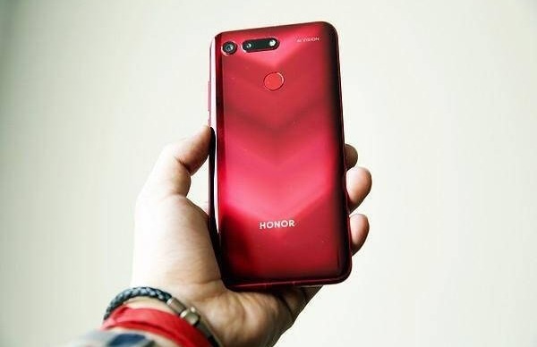 魅族和荣耀哪个值得买,选购小米魅蓝荣耀千元机怎么选