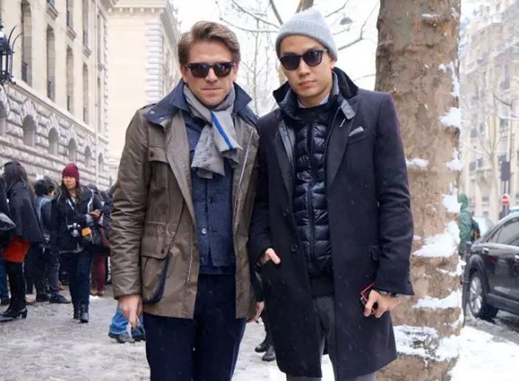 男人穿哪种羽绒马甲好看,四十多岁男穿马甲好看吗